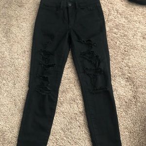 black distressed skinny jeans